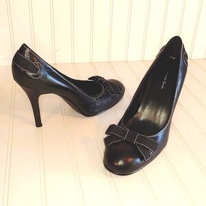 Amanda Smith Beau Black Leather Round Toe Bow Heels size 10